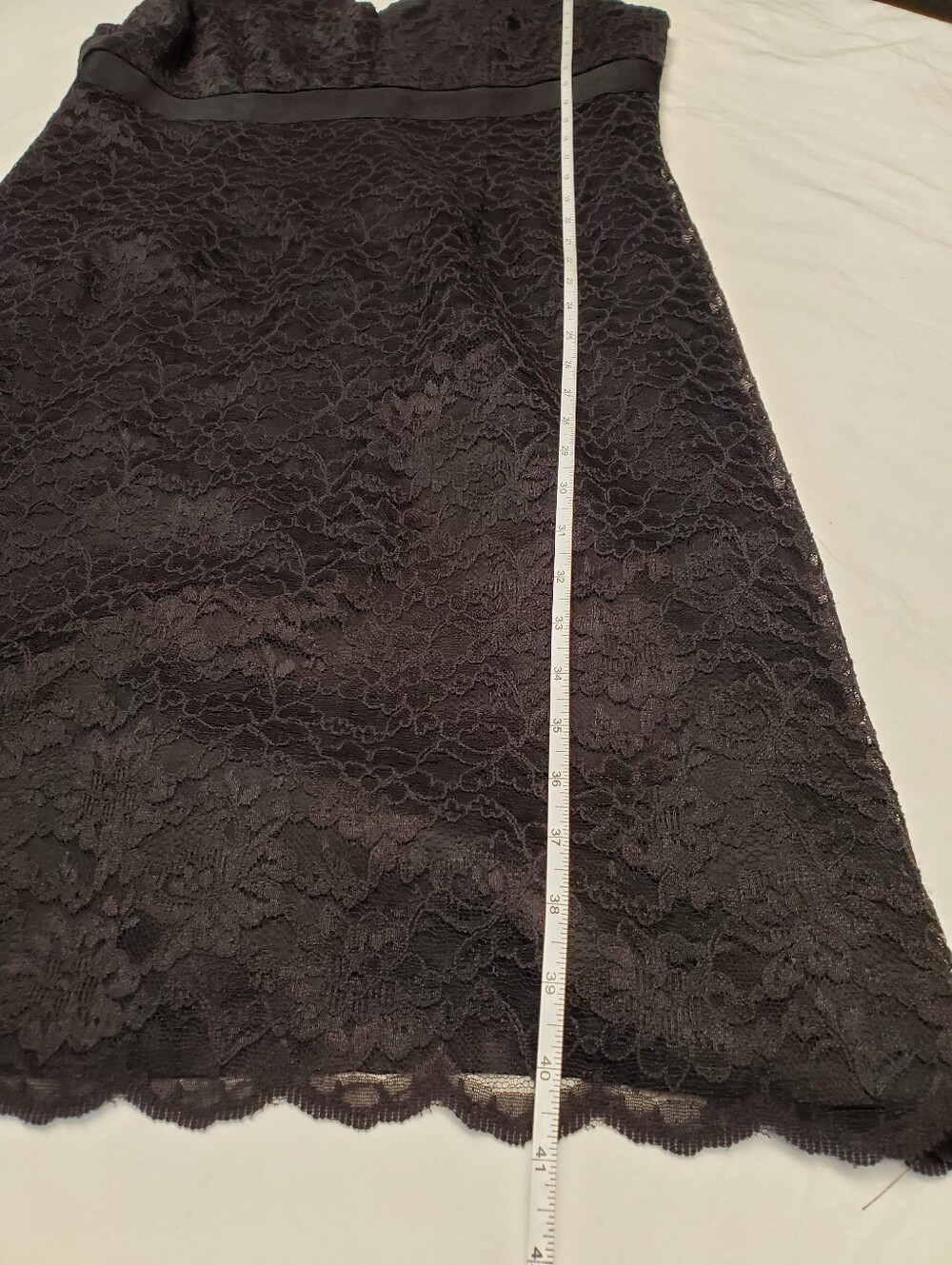 Maggy London Charcoal Lace Sheath Dress Scallop Hem Grosgrain Waist Size 14 - Picture 4 of 7